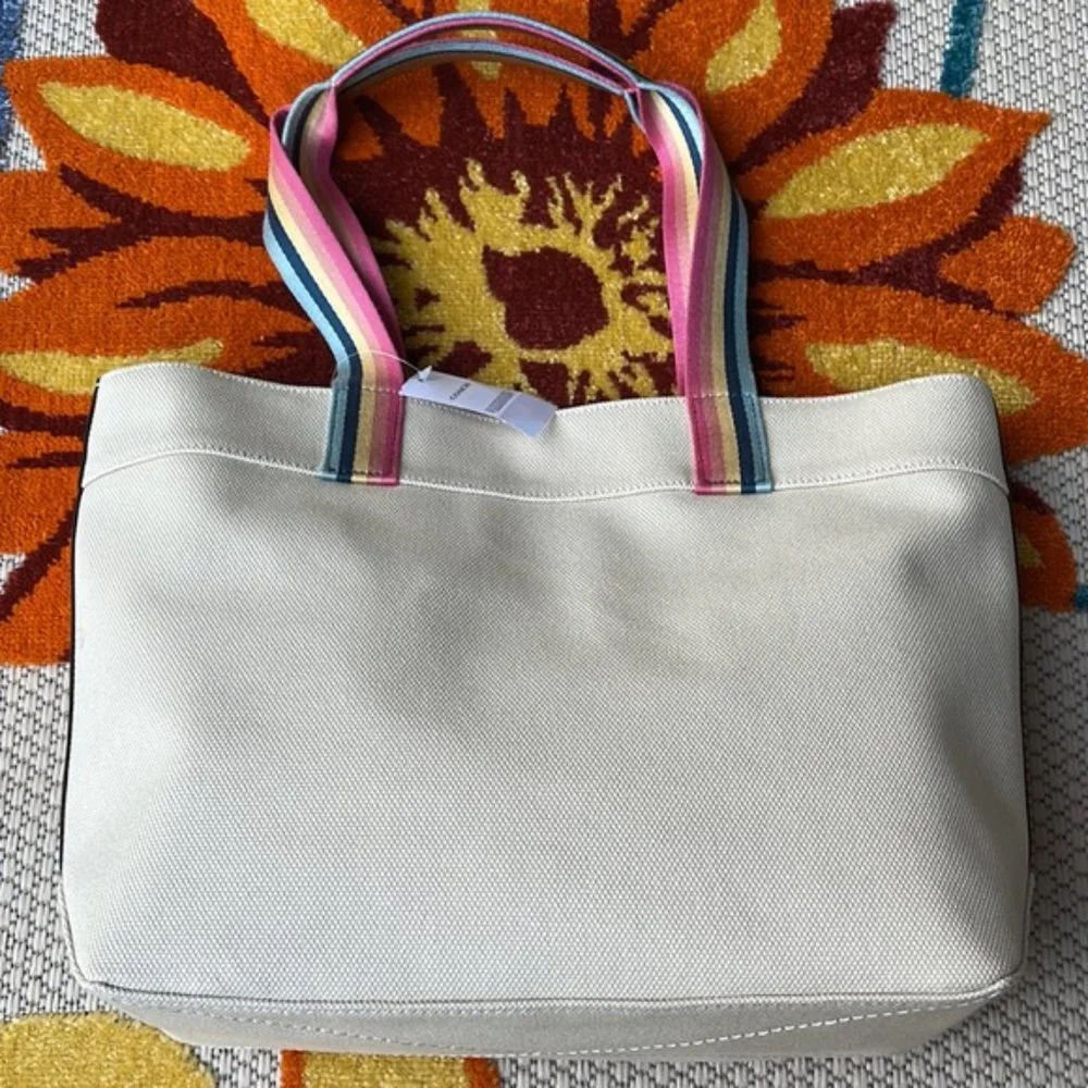 Coach Tote With Dreamy Veggie Horse And Carriage Natural Multi - Picture 14 of 16